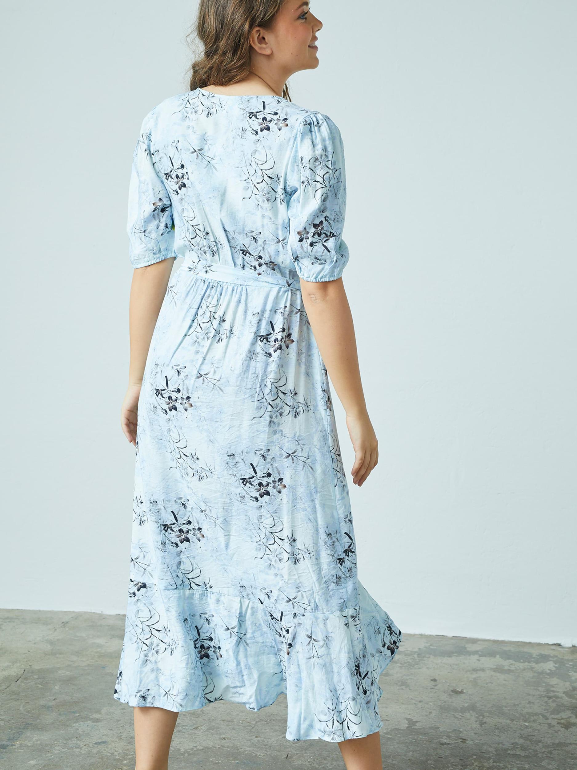 SISTERS POINT Obleka 'GIVLA' golobje modra / nebeško modra / črna