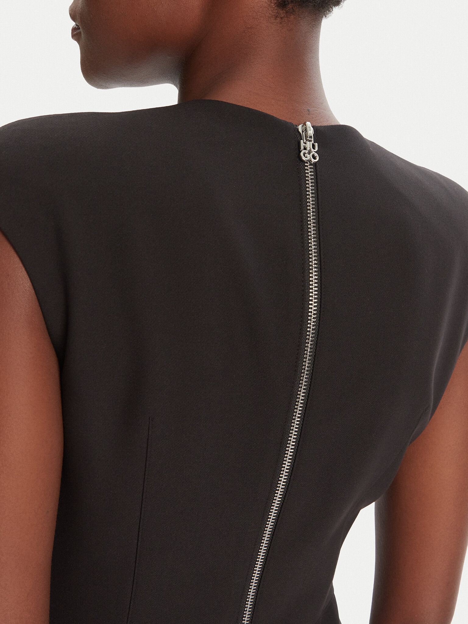 Cocktail obleka HUGO