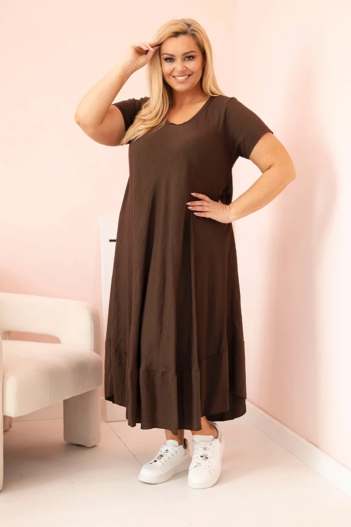 Kesi Włoski Plus size women's dress with short sleeves and ruffle made of light viscose brown