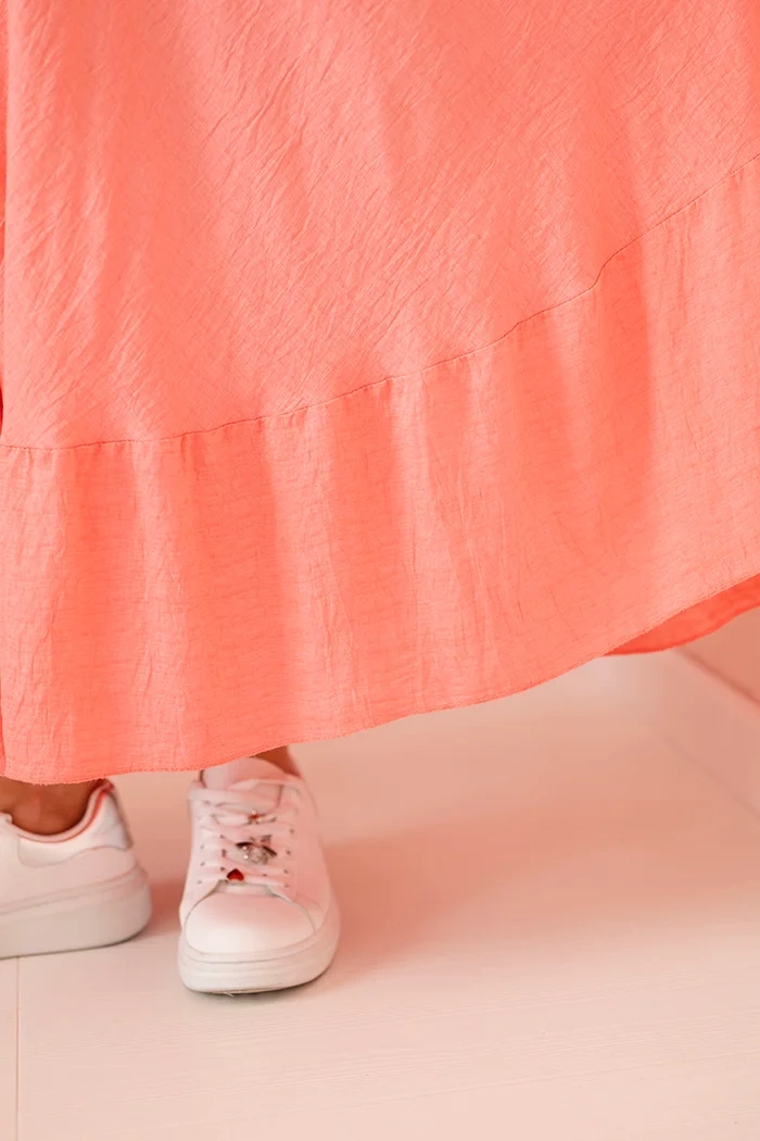 Kesi Włoski Plus size women's dress with short sleeves and ruffle made of light viscose pink