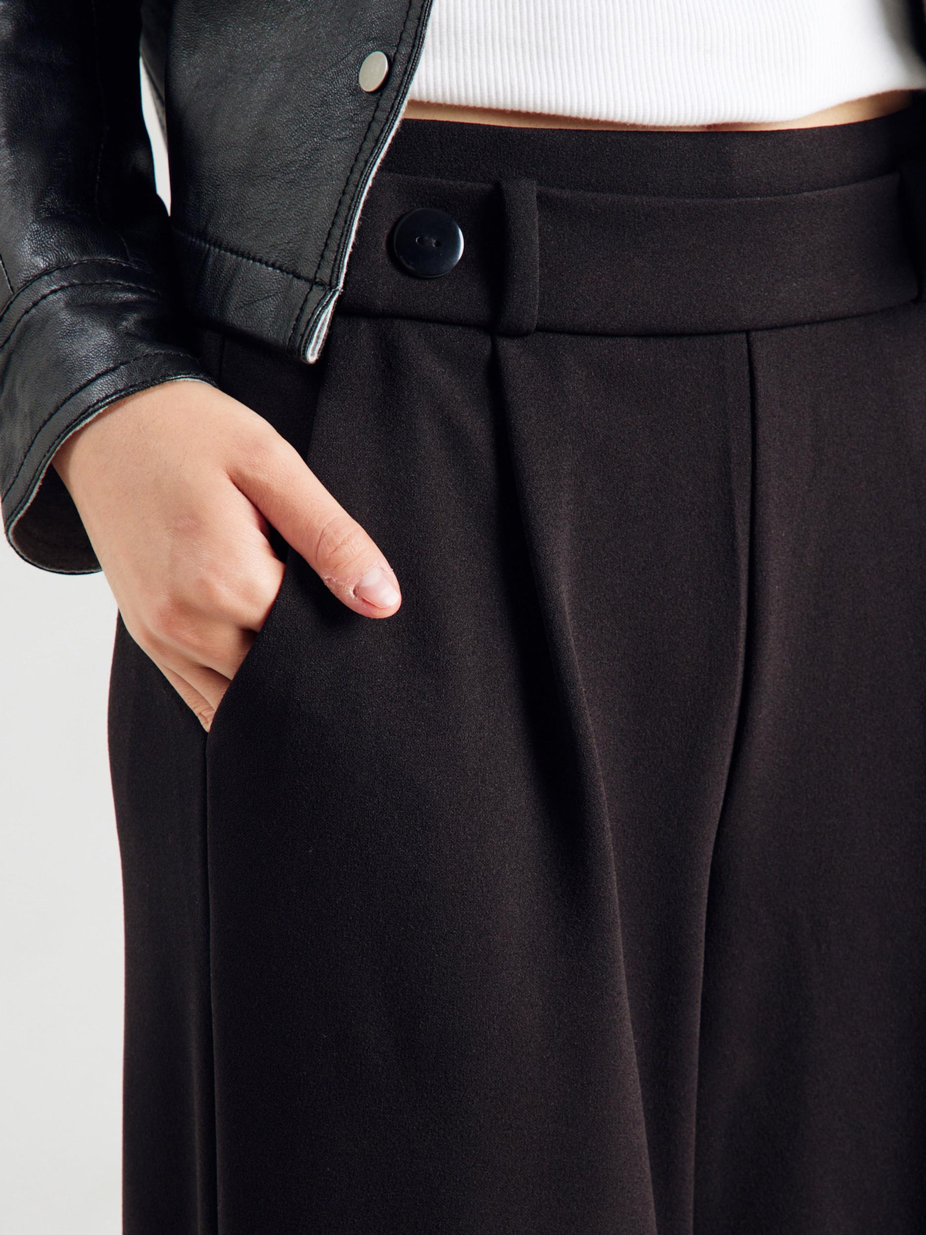 VERO MODA Hlače z naborki 'VMSTAR' črna