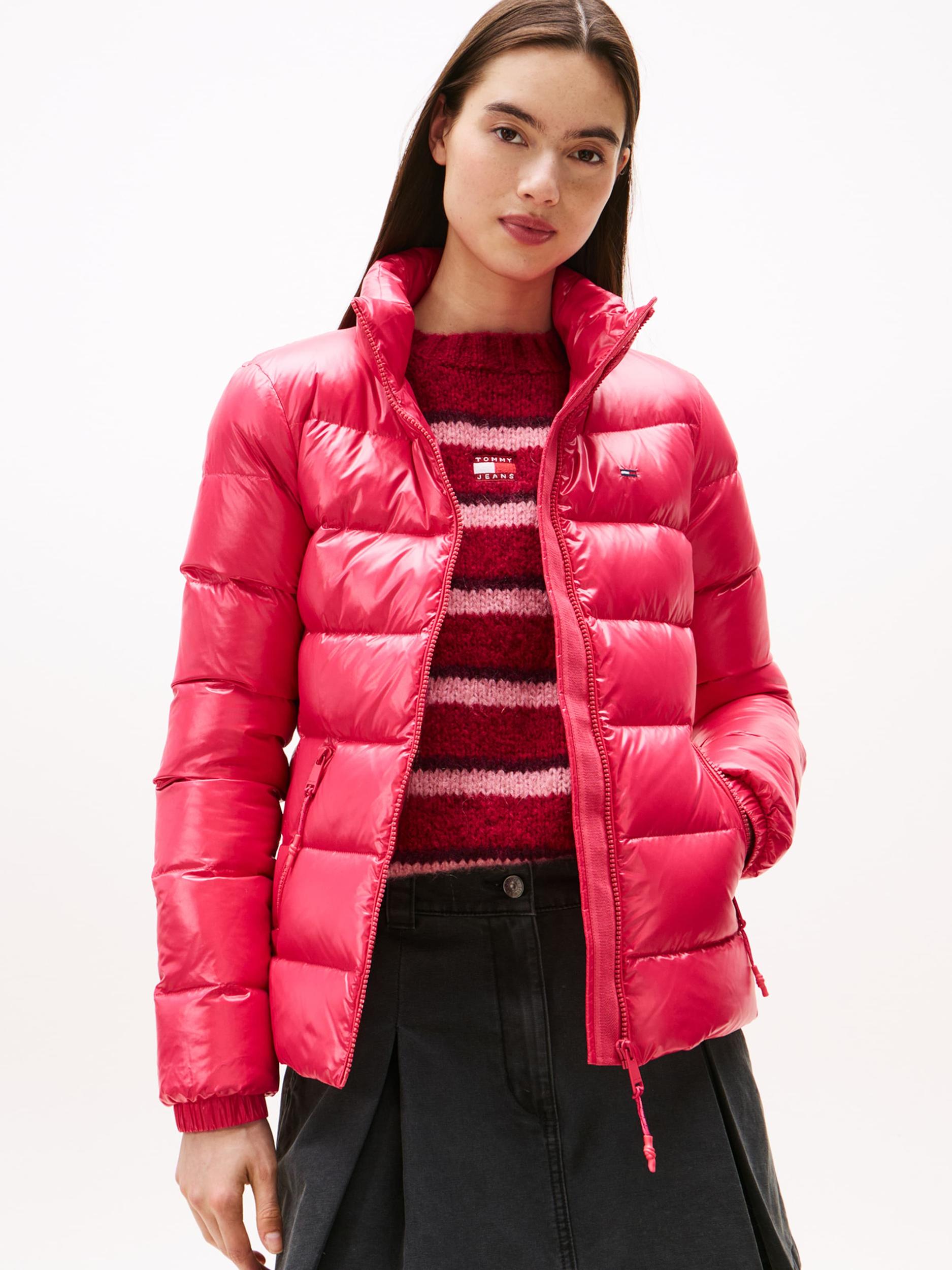 Tommy Jeans Prehodna jakna rdeča