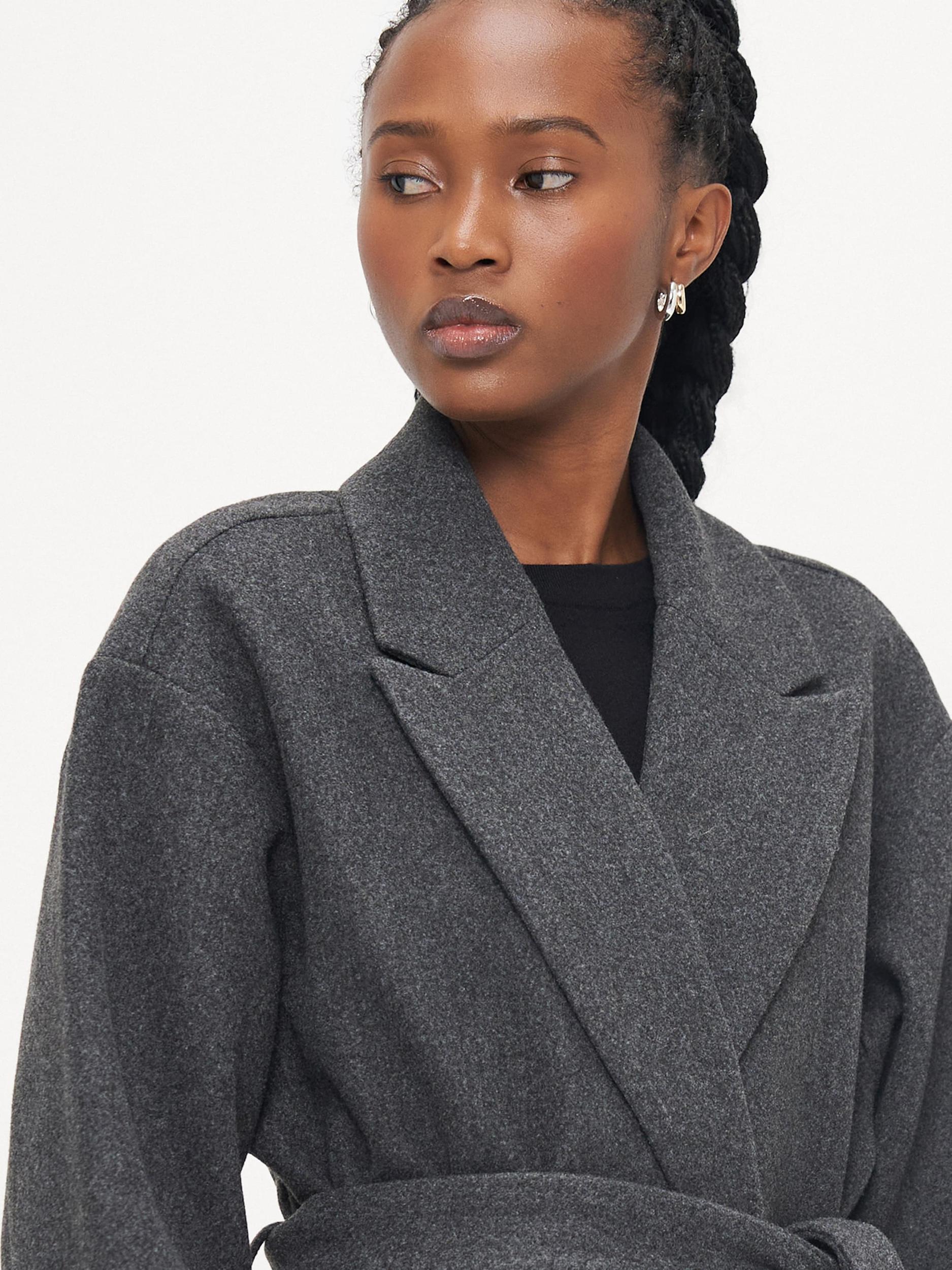 Vero Moda Petite Prehoden plašč 'VMFORTUNE' pegasto siva