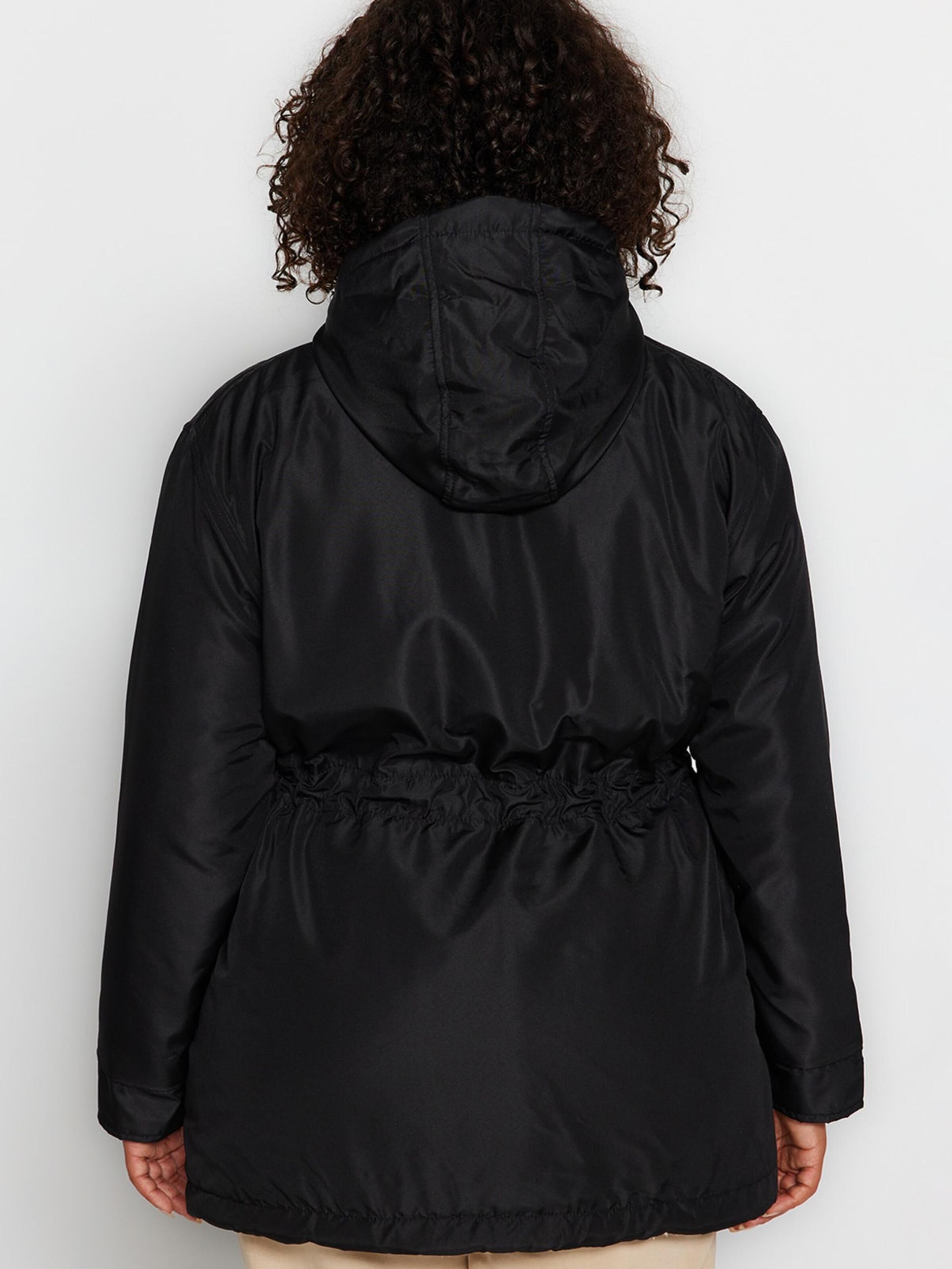 Trendyol Curve Zimska jakna črna