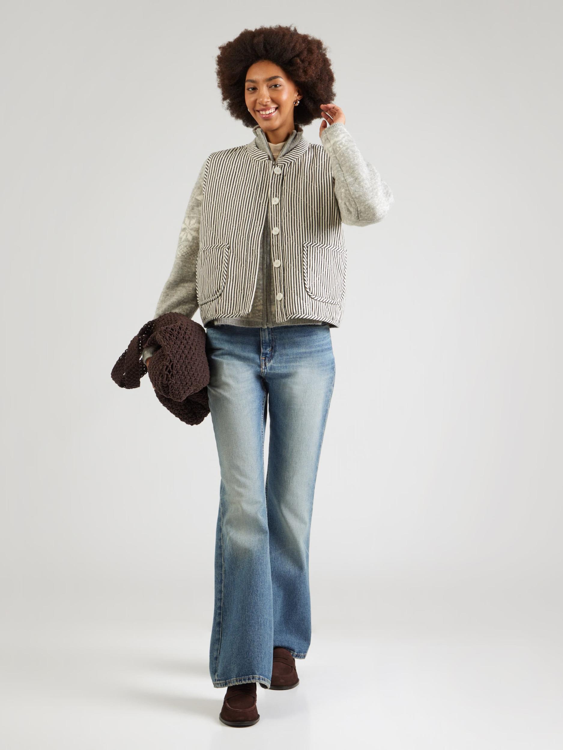 VERO MODA Pletena jopa 'VMSANTANORDIC' svetlo siva / bela