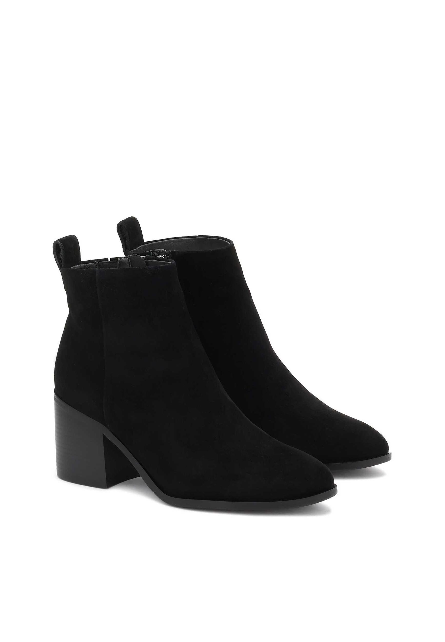 Kazar Gležnarji črna