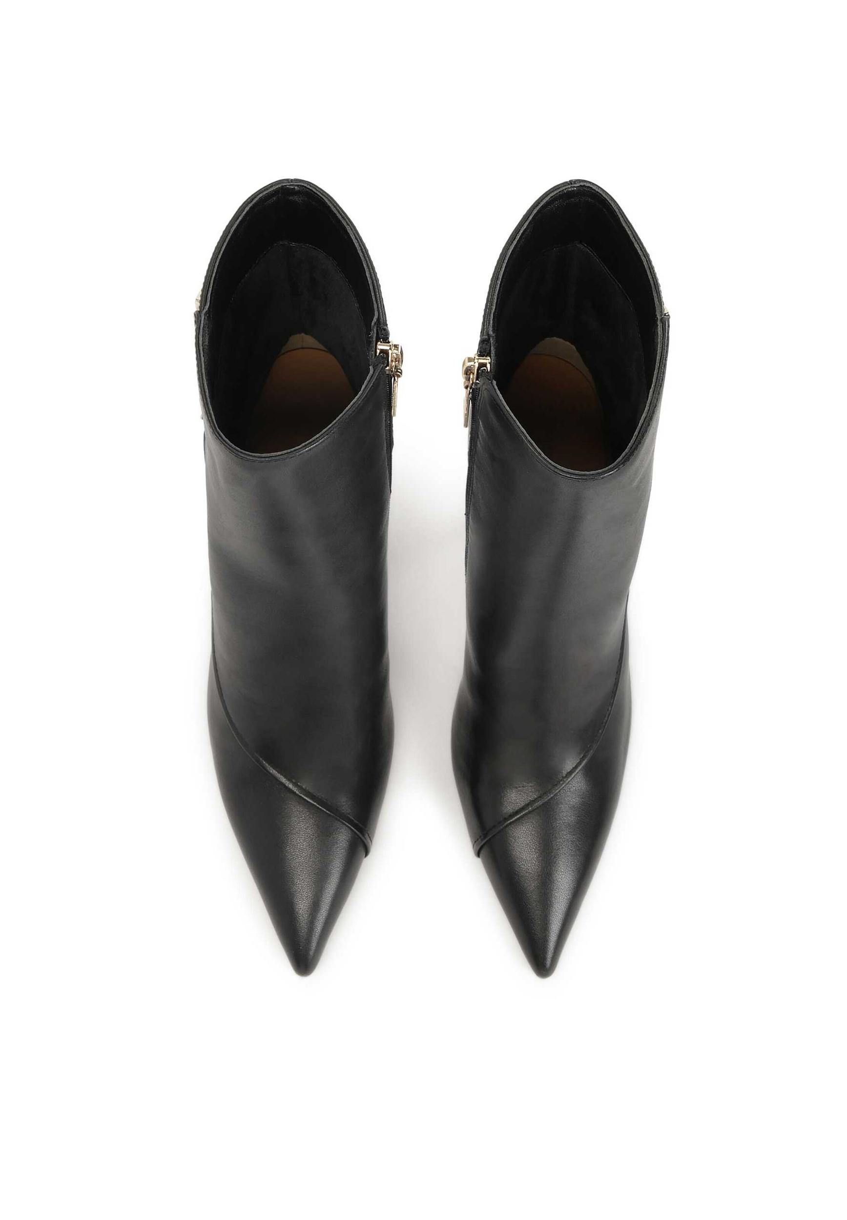 Kazar Gležnarji črna