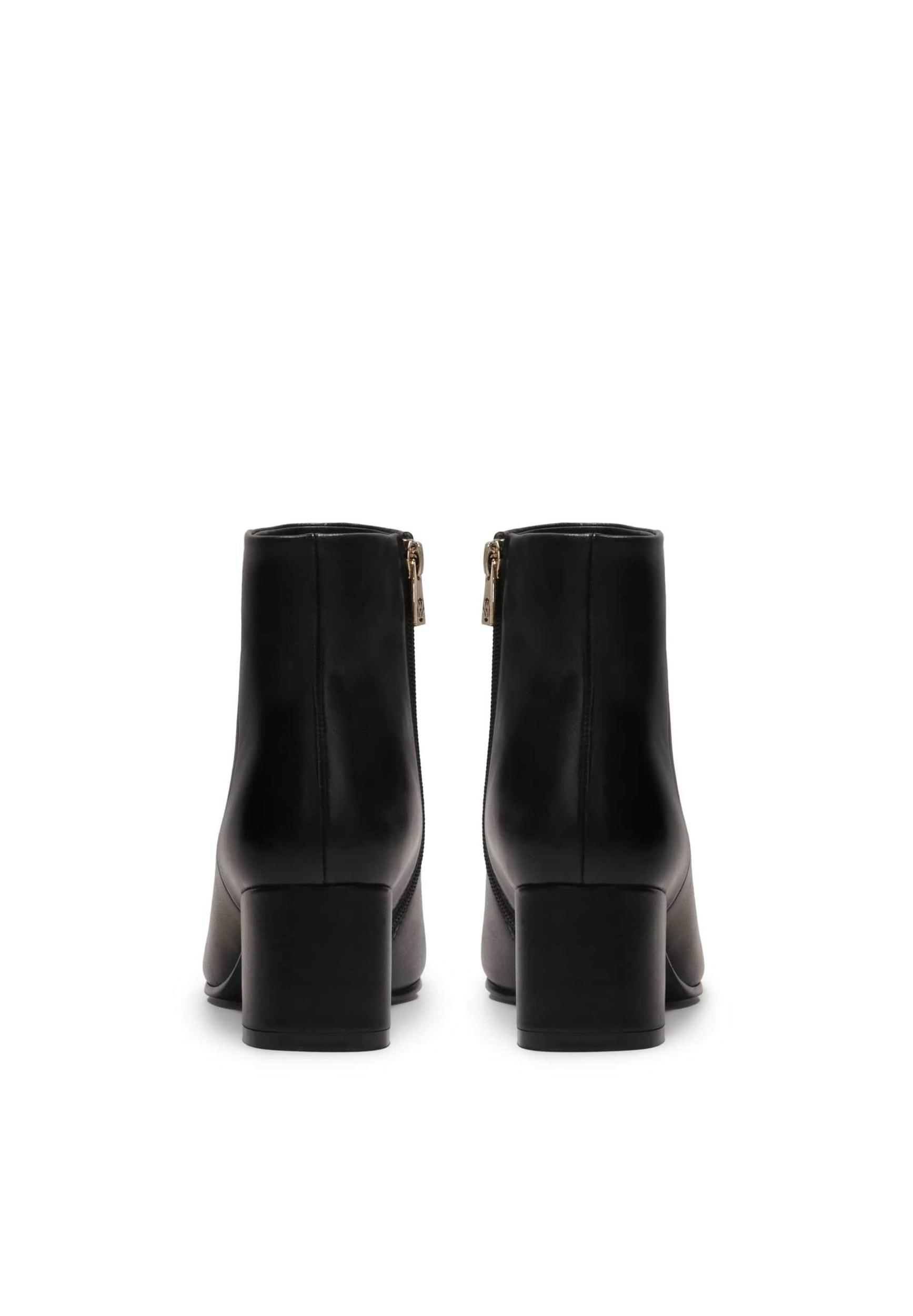 Kazar Gležnarji črna