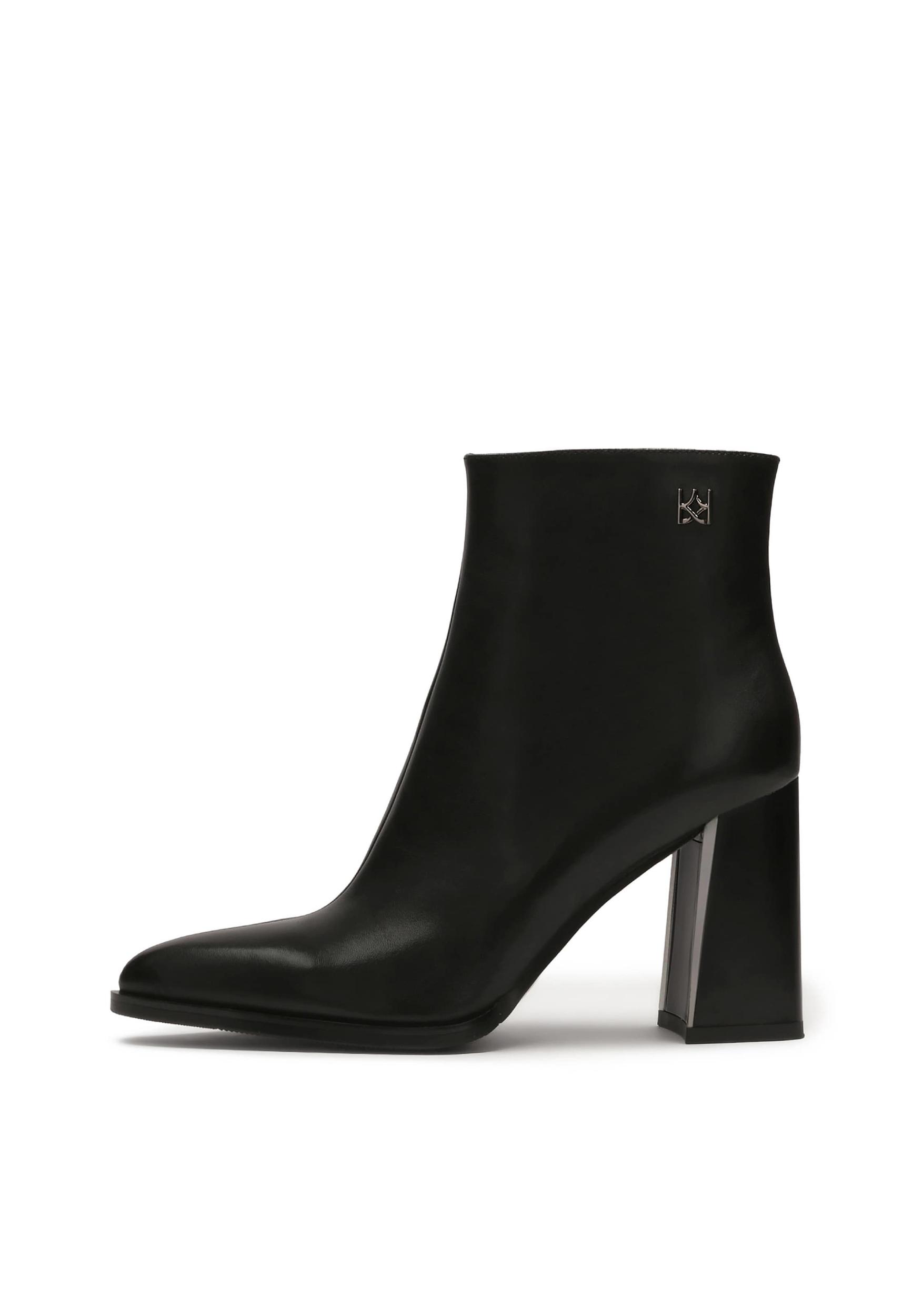 Kazar Gležnarji črna