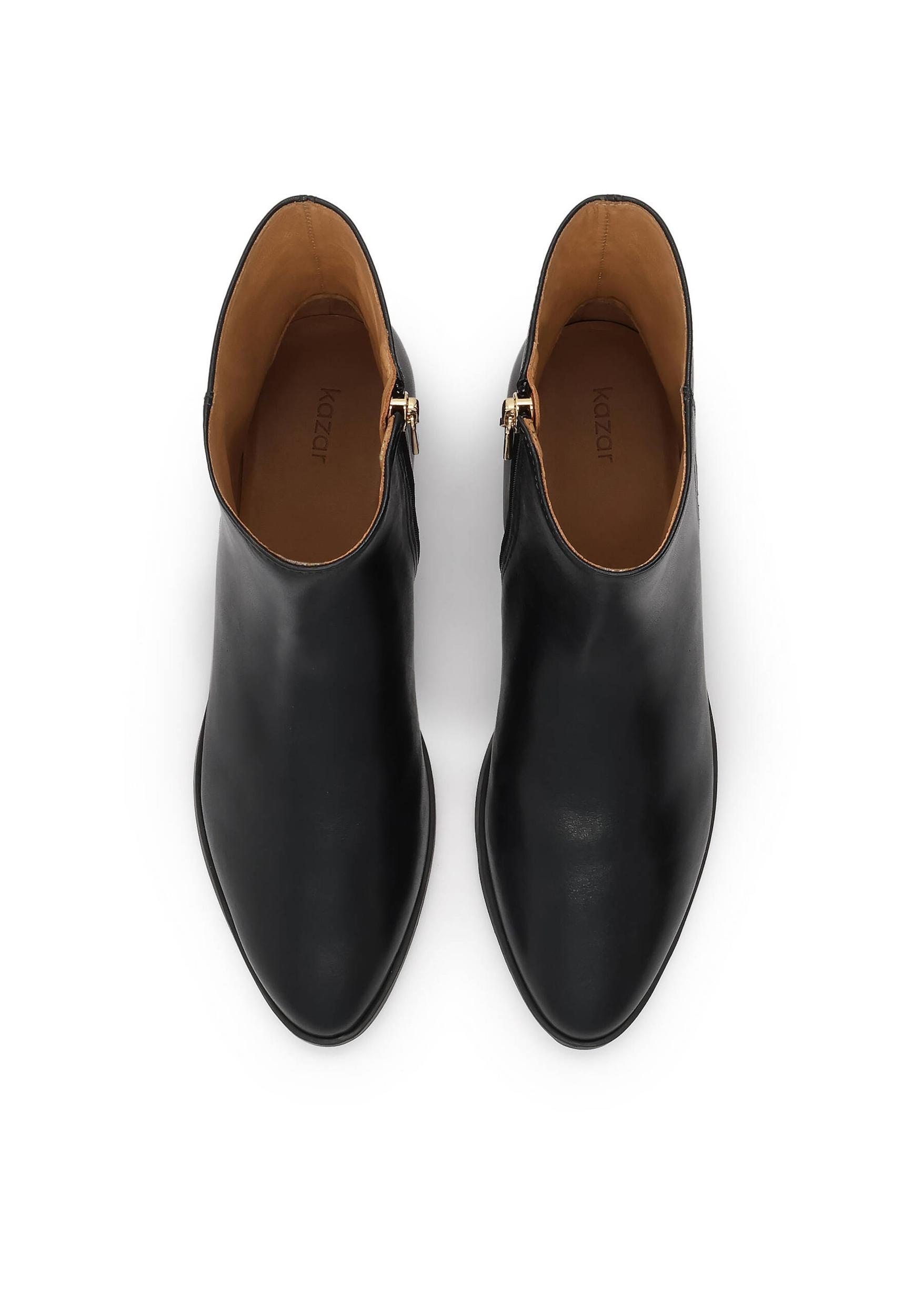 Kazar Gležnarji črna