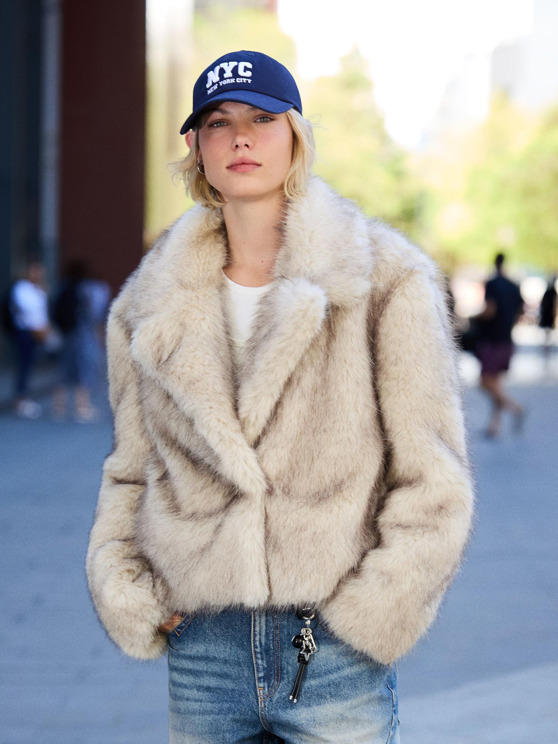 Bershka Zimska jakna ecru