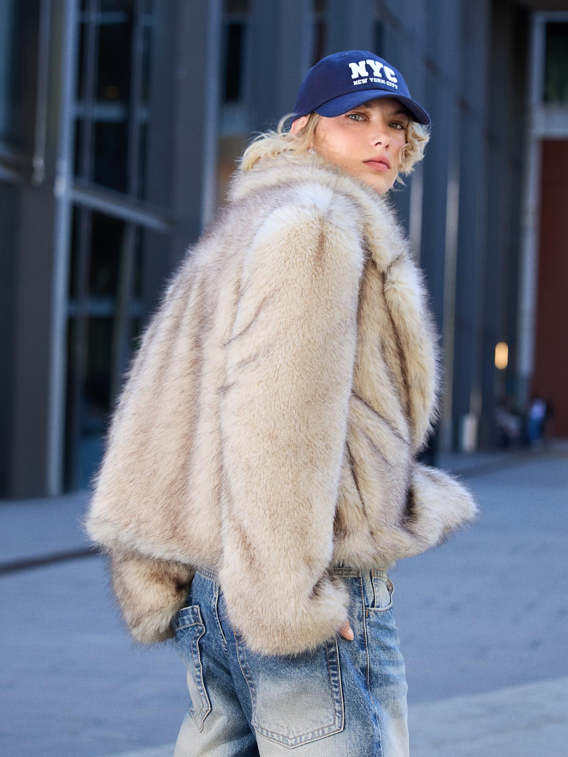 Bershka Zimska jakna ecru