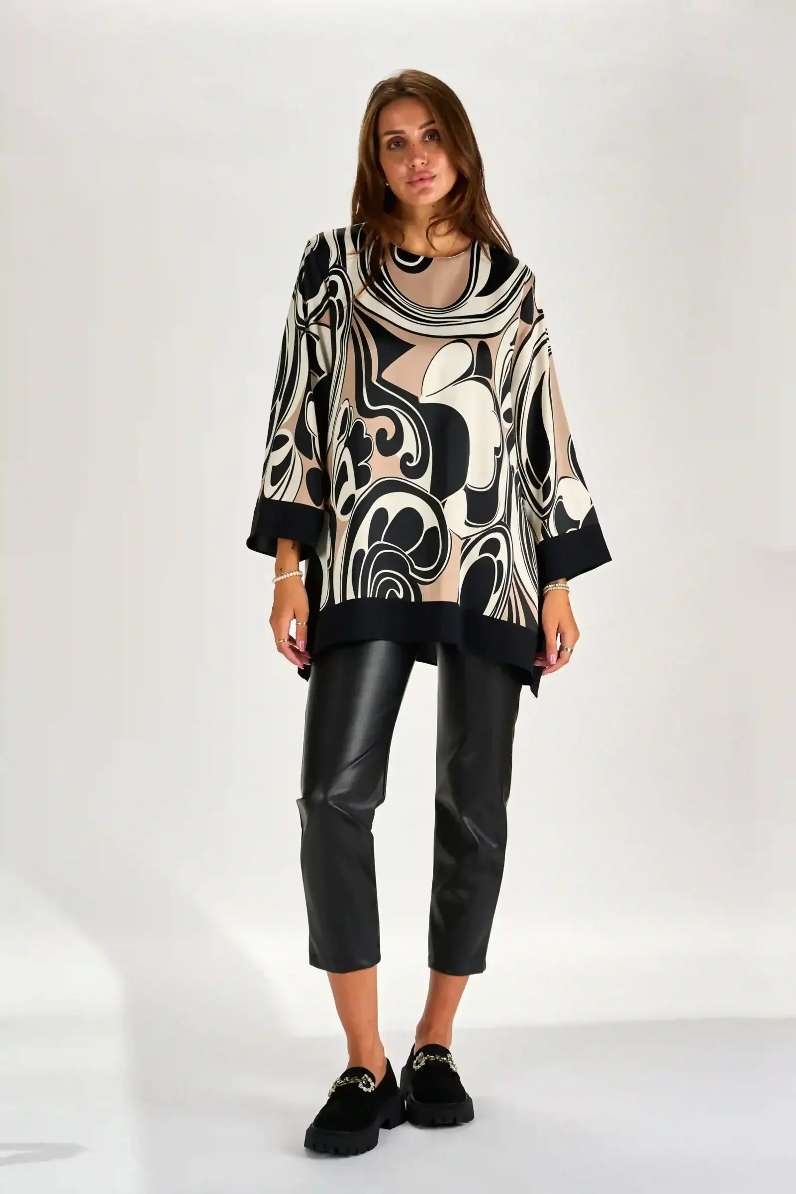 Just-R ŠIROKA BLUZA Z VZORCI IZ VISKOZE SATIN - Rjava, M