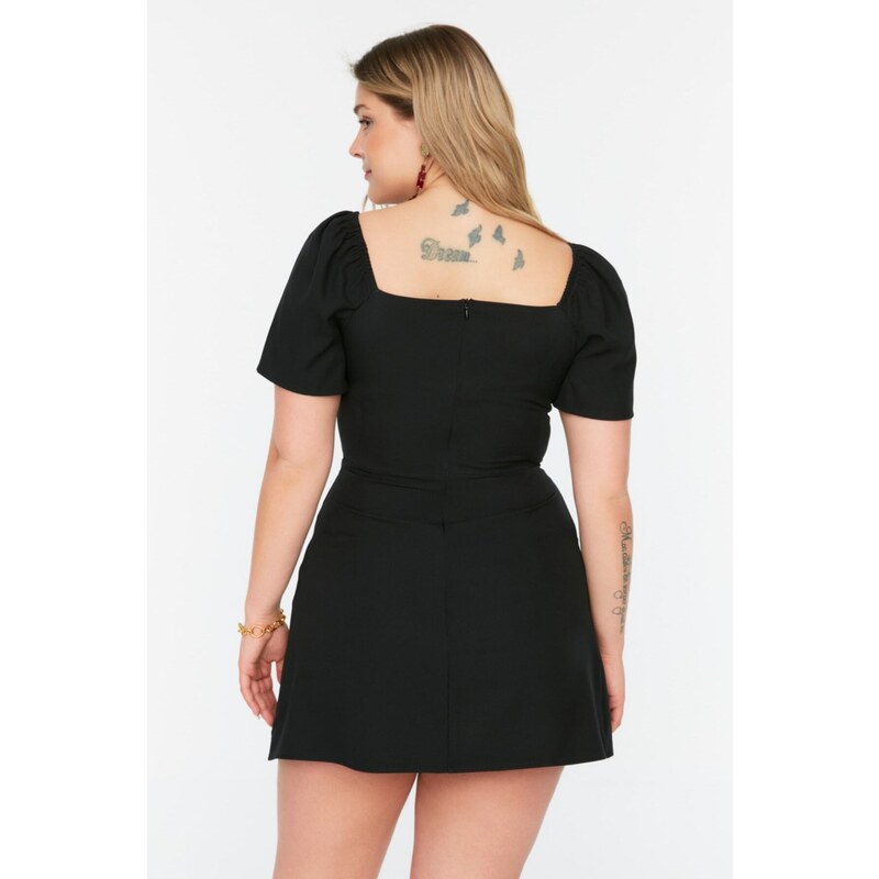 Trendyol krivulja Črna tkana obleka z ruffle in izrezanimi detajli