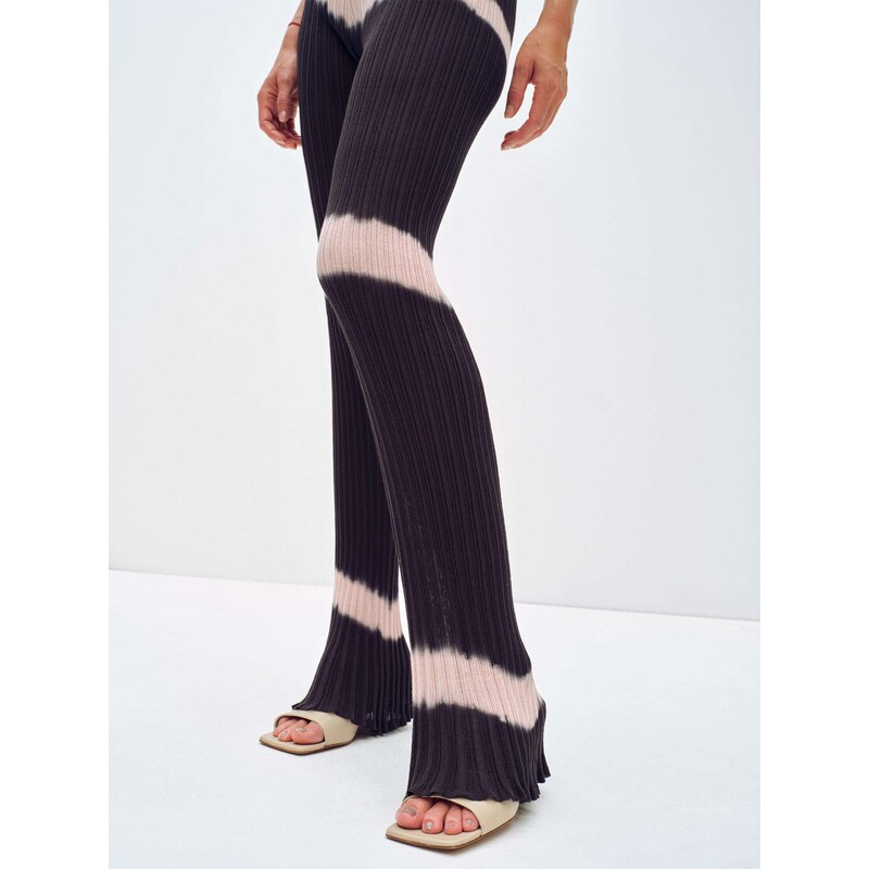 ABOUT YOU x Toni Garrn Hlače 'Rebecca' rosé / črna