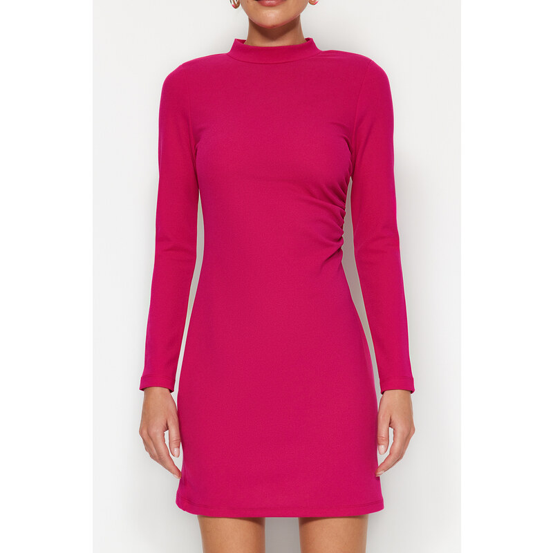 Trendyol fuchsia stand-up ovratnik, nameščena, pletena mini obleka z gubami
