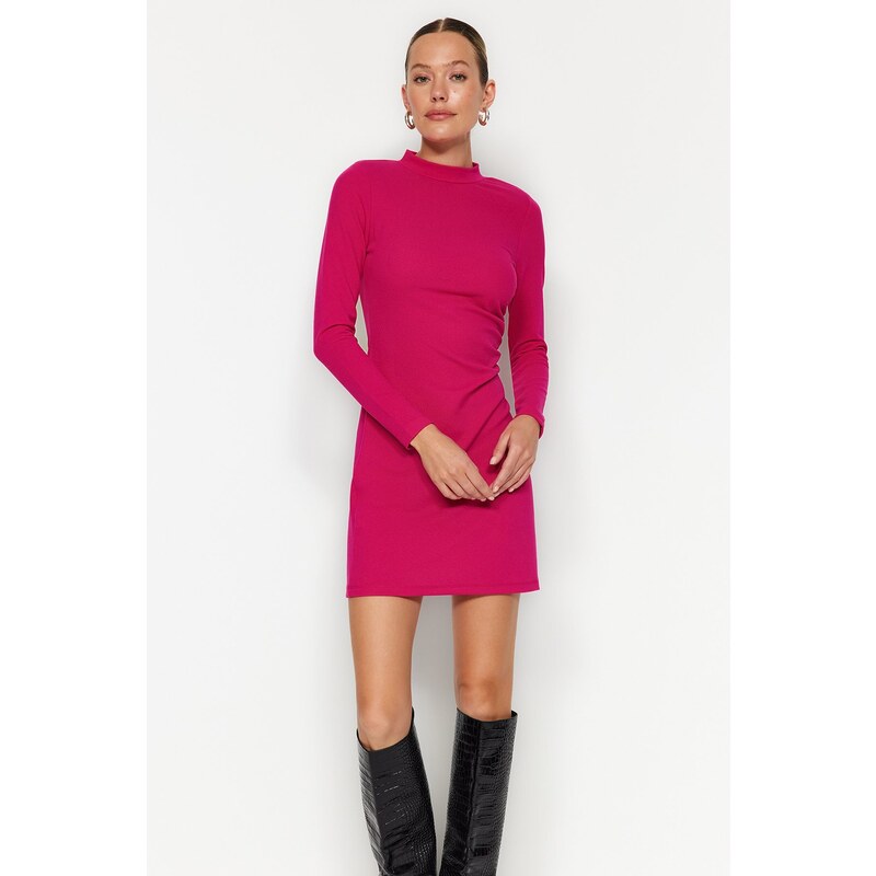 Trendyol fuchsia stand-up ovratnik, nameščena, pletena mini obleka z gubami