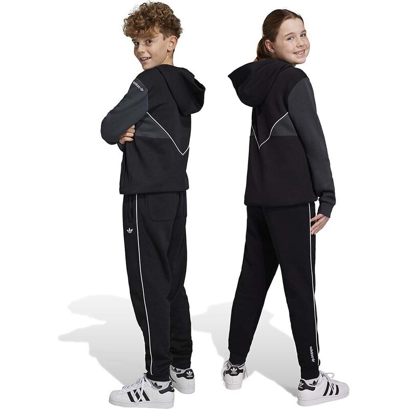 Otroški spodnji del trenirke adidas Originals črna barva