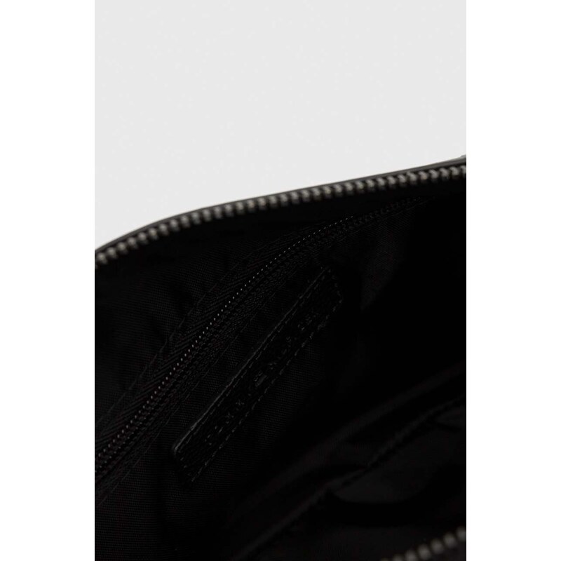 Kozmetična torbica Calvin Klein črna barva