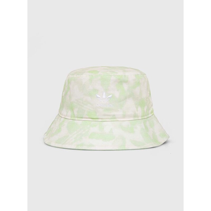 Bombažni klobuk adidas Originals zelena barva