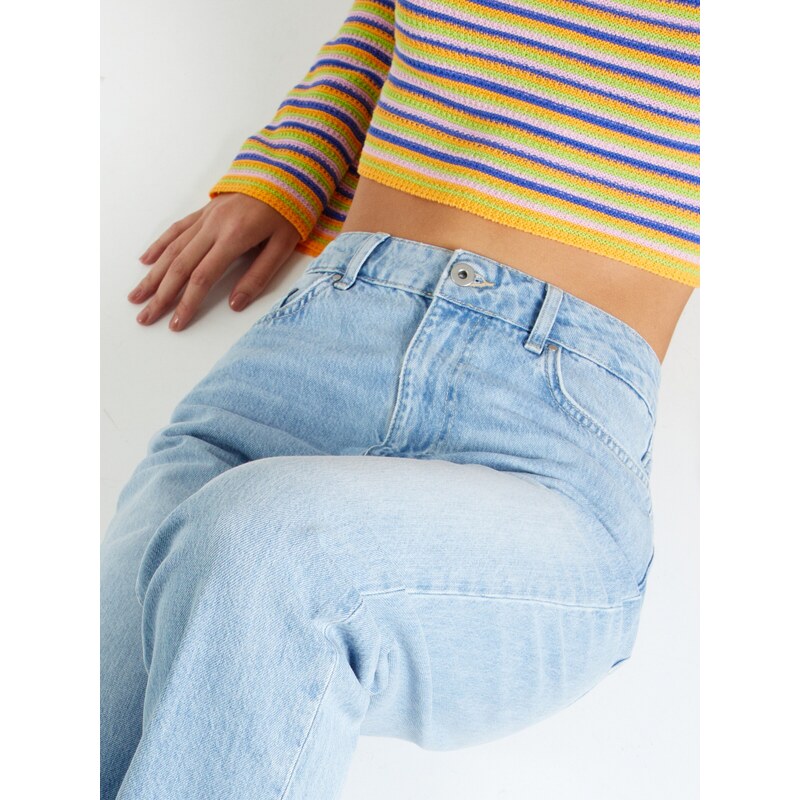 ABOUT YOU x Laura Giurcanu Kavbojke 'Maggie' svetlo modra