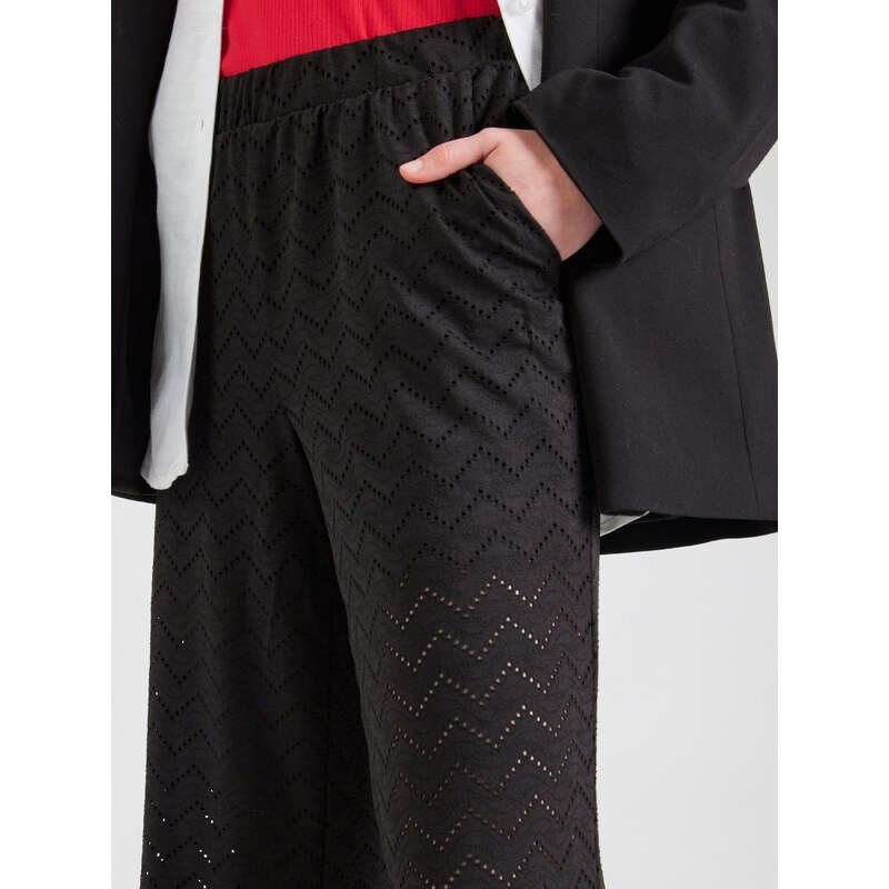 VERO MODA Hlače 'VMTHAS' črna