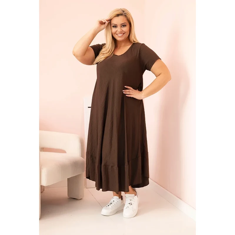 Kesi Włoski Plus size women's dress with short sleeves and ruffle made of light viscose brown