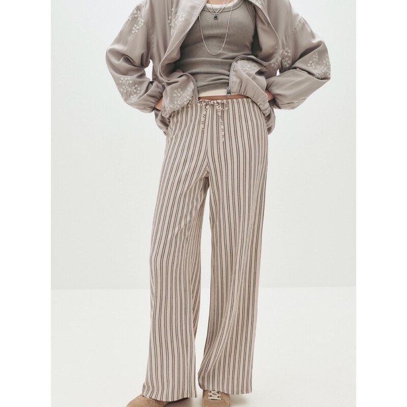 Pull&Bear Hlače ecru / siva