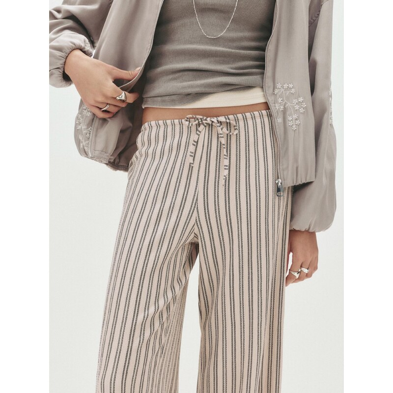 Pull&Bear Hlače ecru / siva