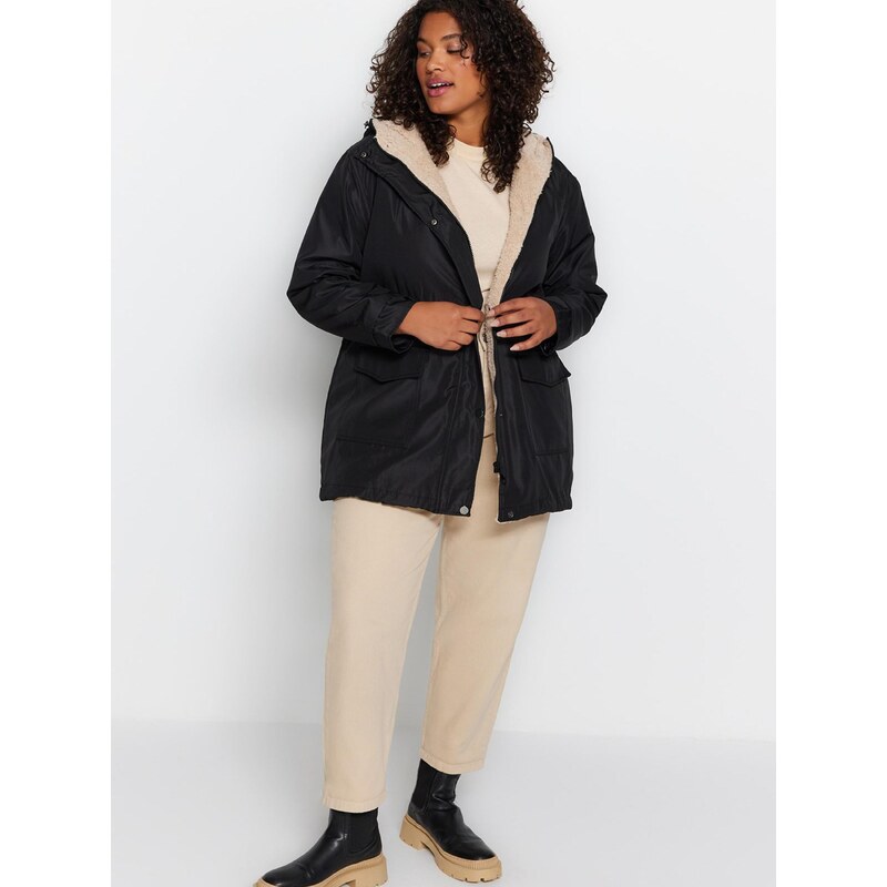 Trendyol Curve Zimska jakna črna