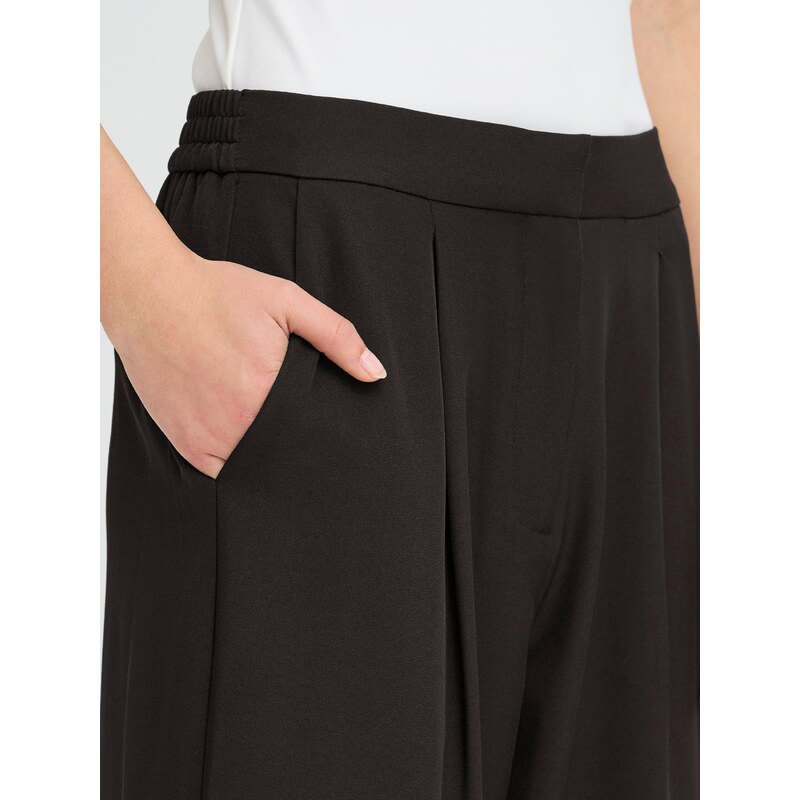 ICHI Hlače z naborki 'IHFava' črna