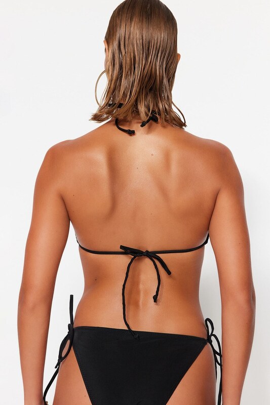 Trendyol črni trikotnik vezen bikini vrh