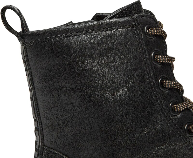 Pohodni čevlji Tamaris