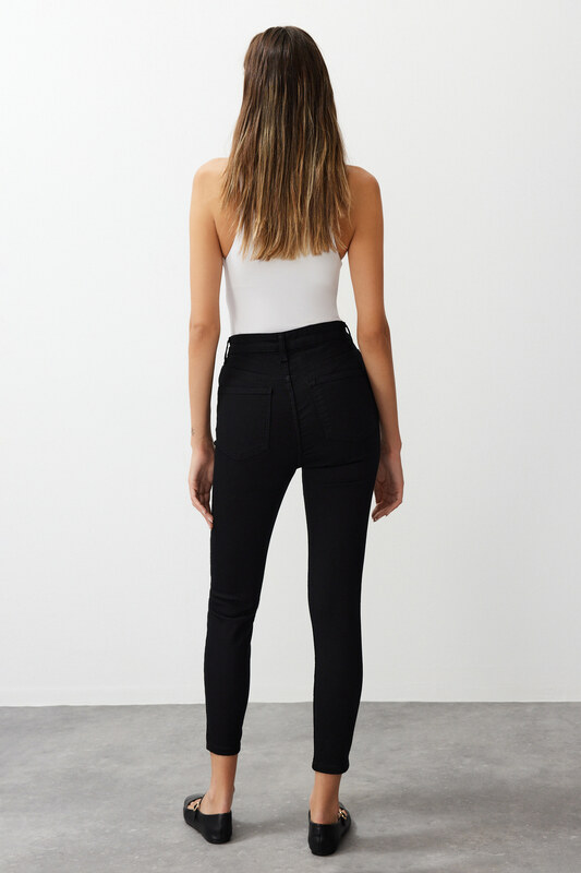 Ženske kavbojke Trendyol Skinny