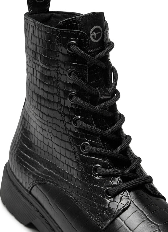 Pohodni čevlji Tamaris