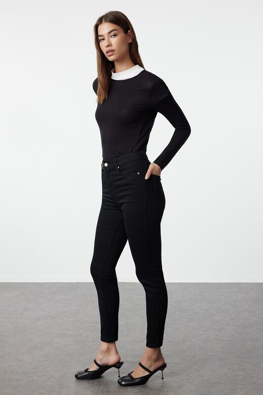 Ženske kavbojke Trendyol Skinny