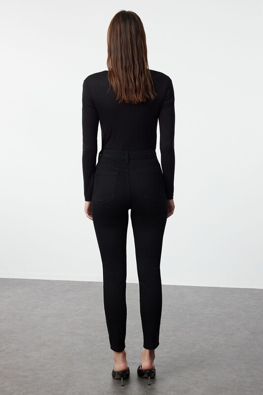 Ženske kavbojke Trendyol Skinny