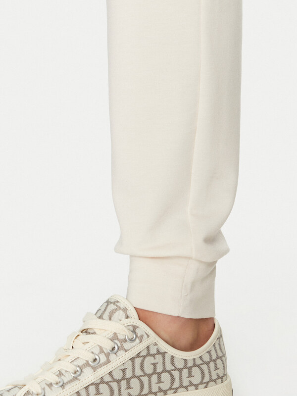 Hlače iz tkanine Guess