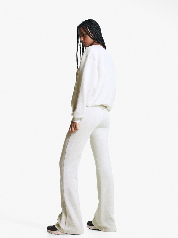 Bershka Hlače svetlo siva