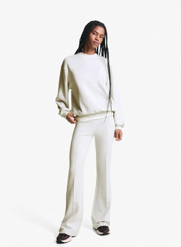 Bershka Hlače svetlo siva