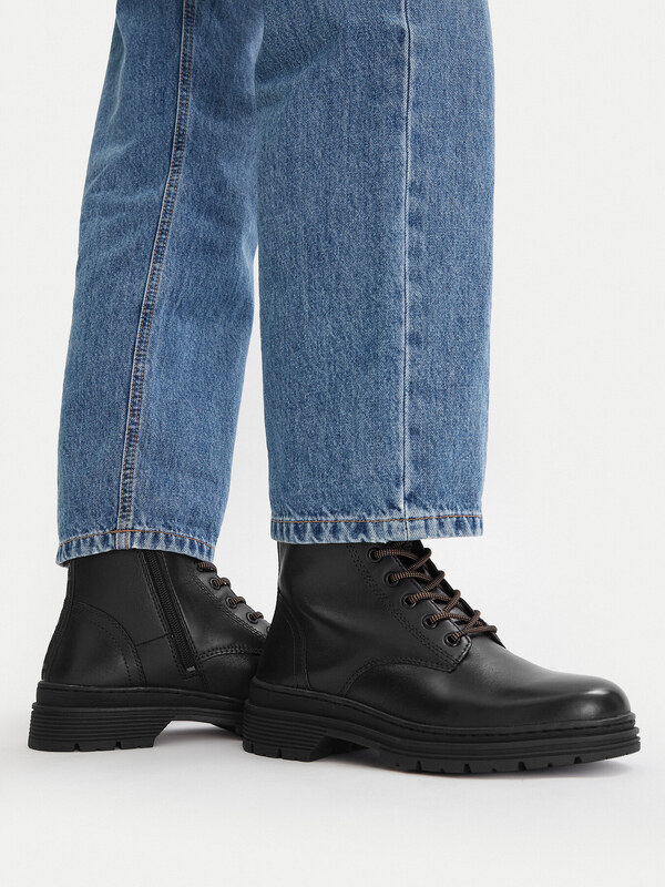 Pohodni čevlji Tamaris