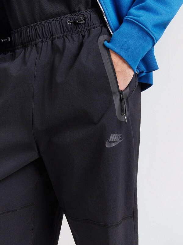 Nike Sportswear Funkcionalne hlače 'Tech' črna