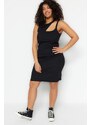 Trendyol krivulja Črna izrezana podrobna pletena obleka