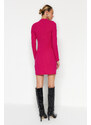 Trendyol fuchsia stand-up ovratnik, nameščena, pletena mini obleka z gubami