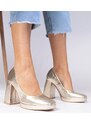 Gemre Gold pumps on a chunky heel with a square toe Irenois