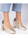 Gemre Gold pumps on a chunky heel with a square toe Irenois
